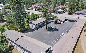 Charm Motel & Suites